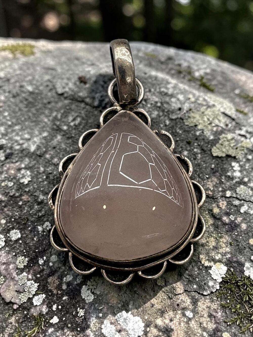 Vintage Silver Teardrop Pendant Rose Quartz Scalloped Bezel Engraved Geometric M